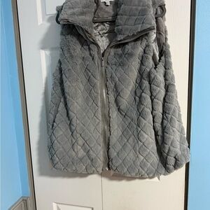 Carmen Marc Valvo Gray Quilted Vest